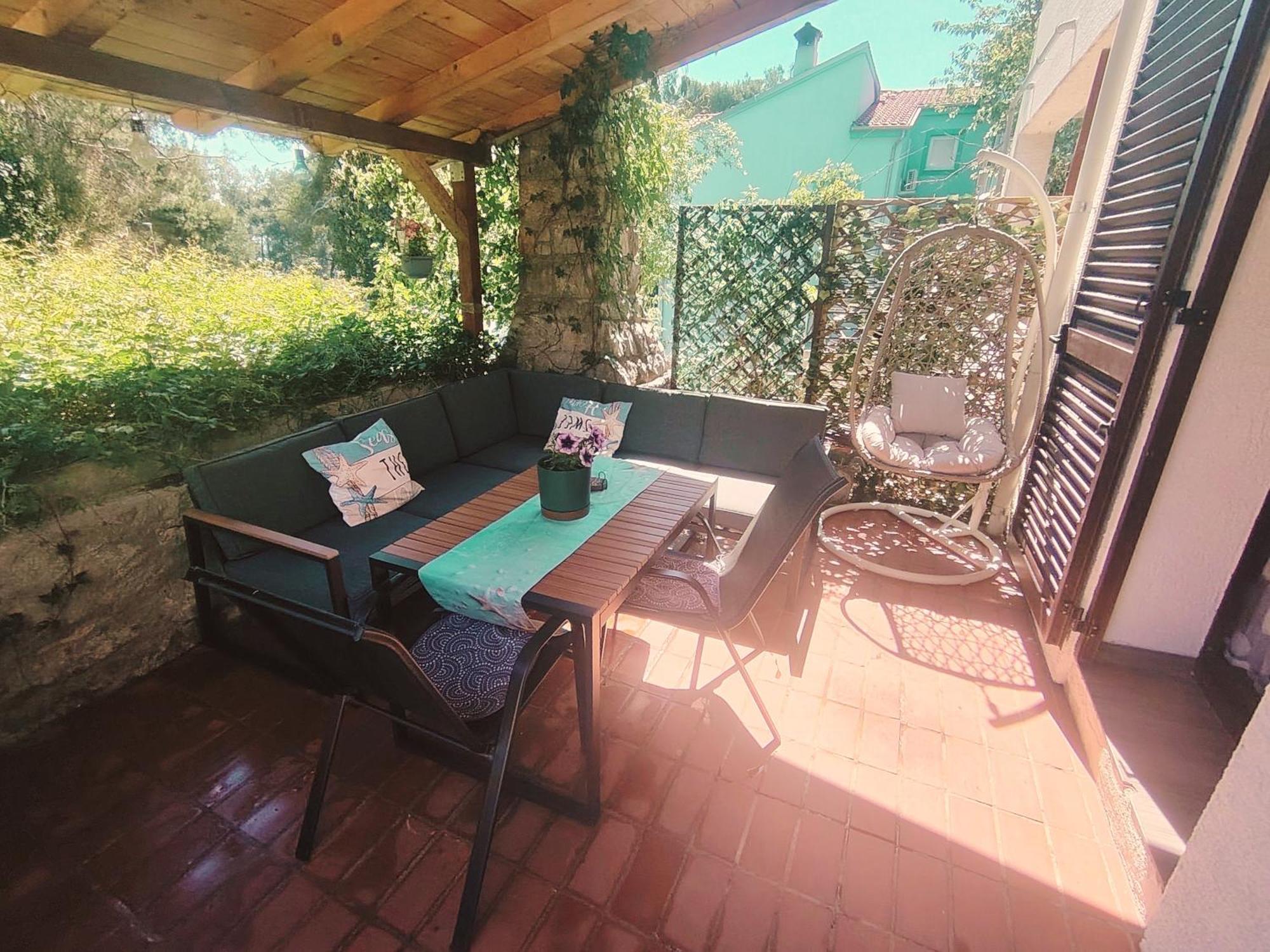 Apartman Hric -50M Od Plaze- Mali Lošinj Buitenkant foto