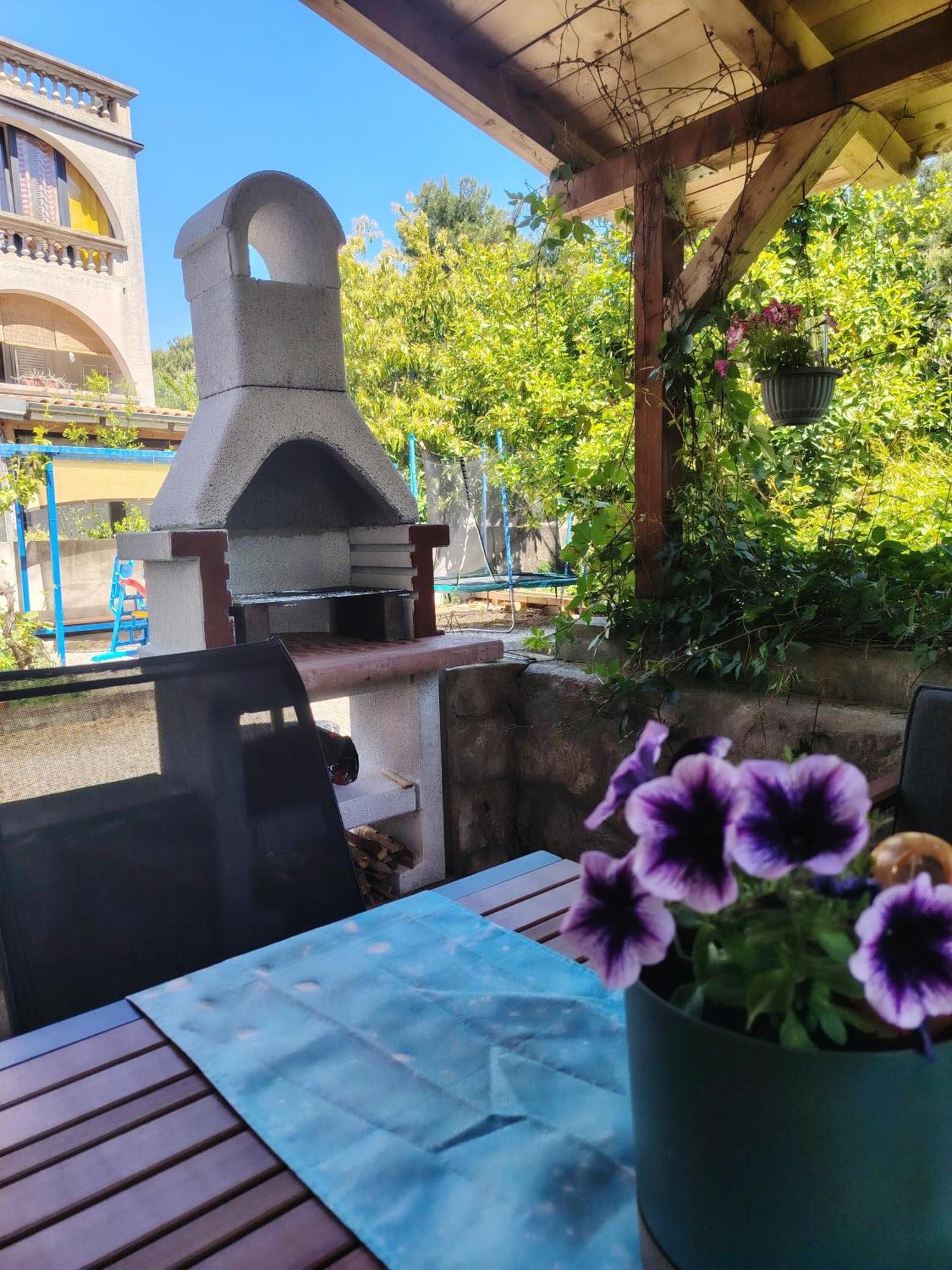 Apartman Hric -50M Od Plaze- Mali Lošinj Buitenkant foto